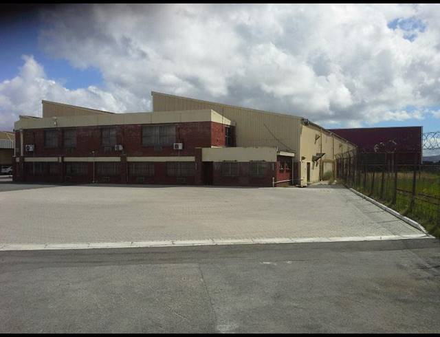 3,600M² FACTORY TO LET IN EPPING INDUSTRIAL
